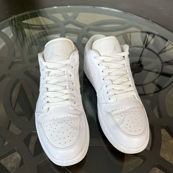 Nike Air Jordan 1 Low Triple White Sz 10 - Picture 3 of 5